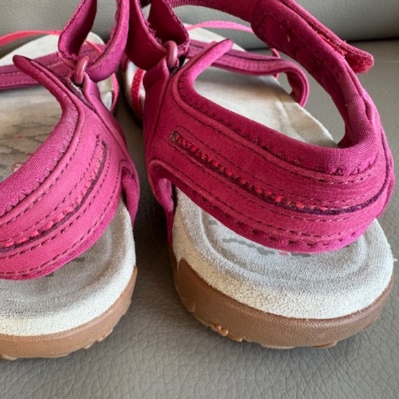 MERRELL Select Grip Women's sz 8 'Fuchsia' outdoor velcro strap sandals - Picture 10 of 15